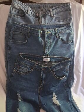 BAMBOO Women's Trio of Blue Skinny Jeans Stack